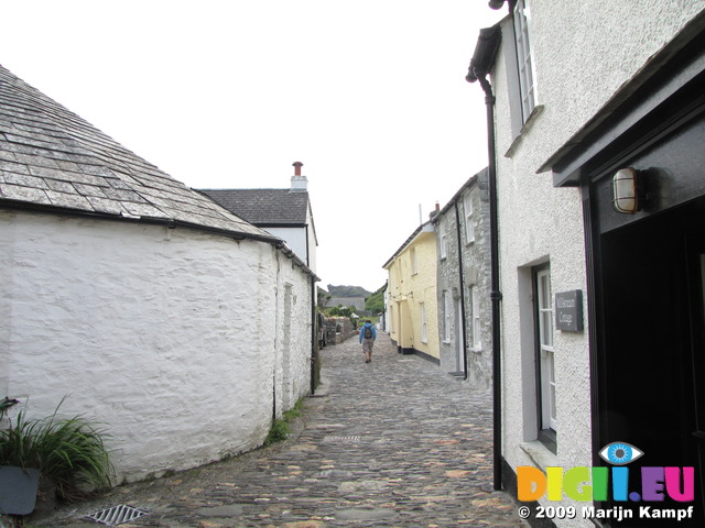 SX07011 Jenni in small cobbled street of Bude